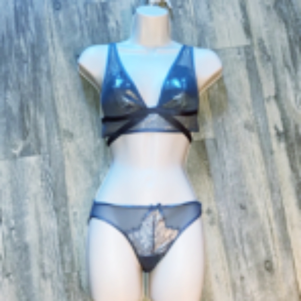VS bra and panty set S